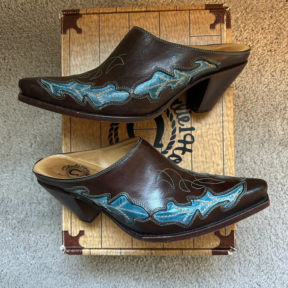 Charlie 1 Horse Sea Blue Laurel Slide - Picture 7 of 9